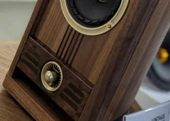 La petite dernière de la série Vintage de chez FYNE Audio s’appelle Vintage Five