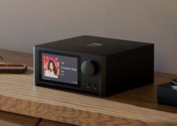 NAD revisite à bon escient son petit intégré C700 en une version V2 BluOS Streaming Amplifier