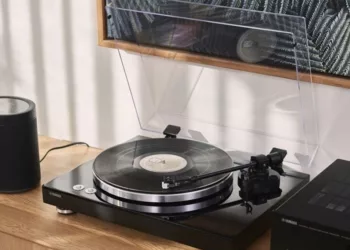 YAMAHA TT-S303 : une platine pour débuter correctement dans le vinyle